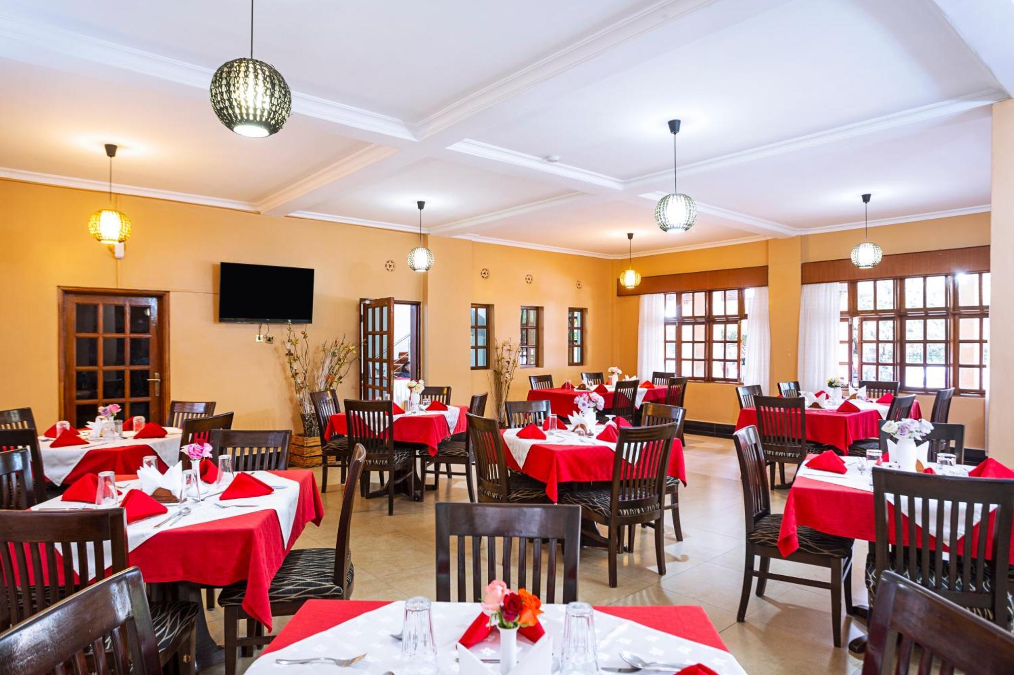 Chambai Hotel Naivasha Bagian luar foto