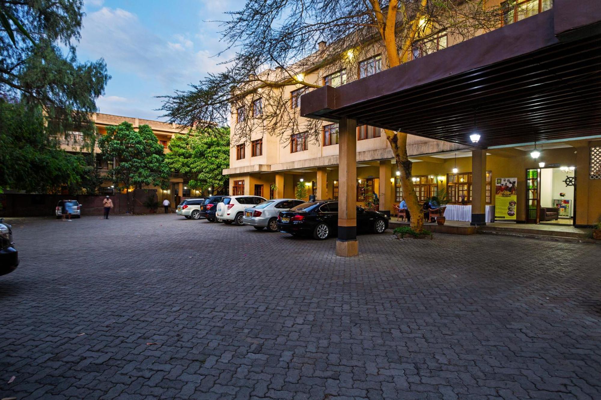 Chambai Hotel Naivasha Bagian luar foto