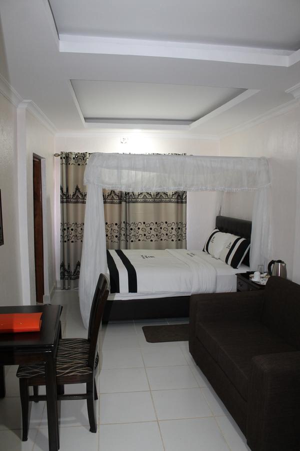 Chambai Hotel Naivasha Bagian luar foto