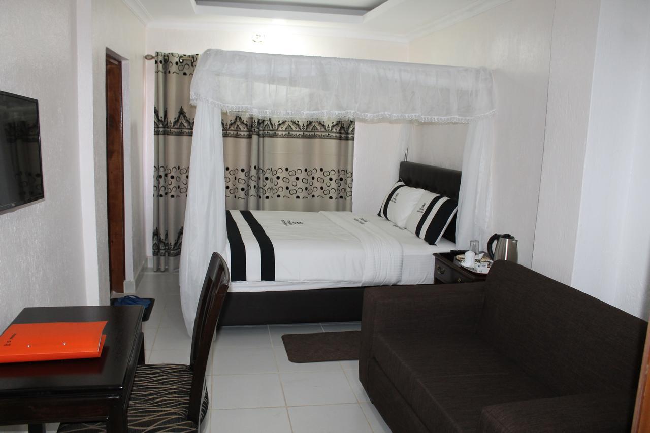 Chambai Hotel Naivasha Bagian luar foto